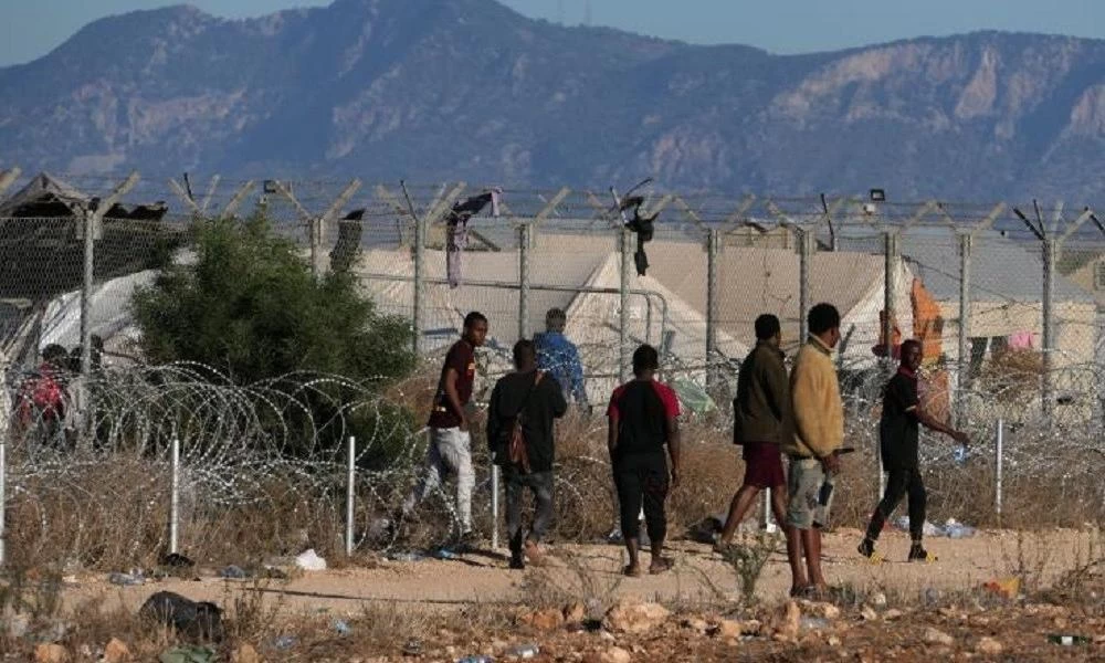 Συμφωνία για επιστροφές μεταναστών υπέγραψαν Κύπρος και ΕΕ